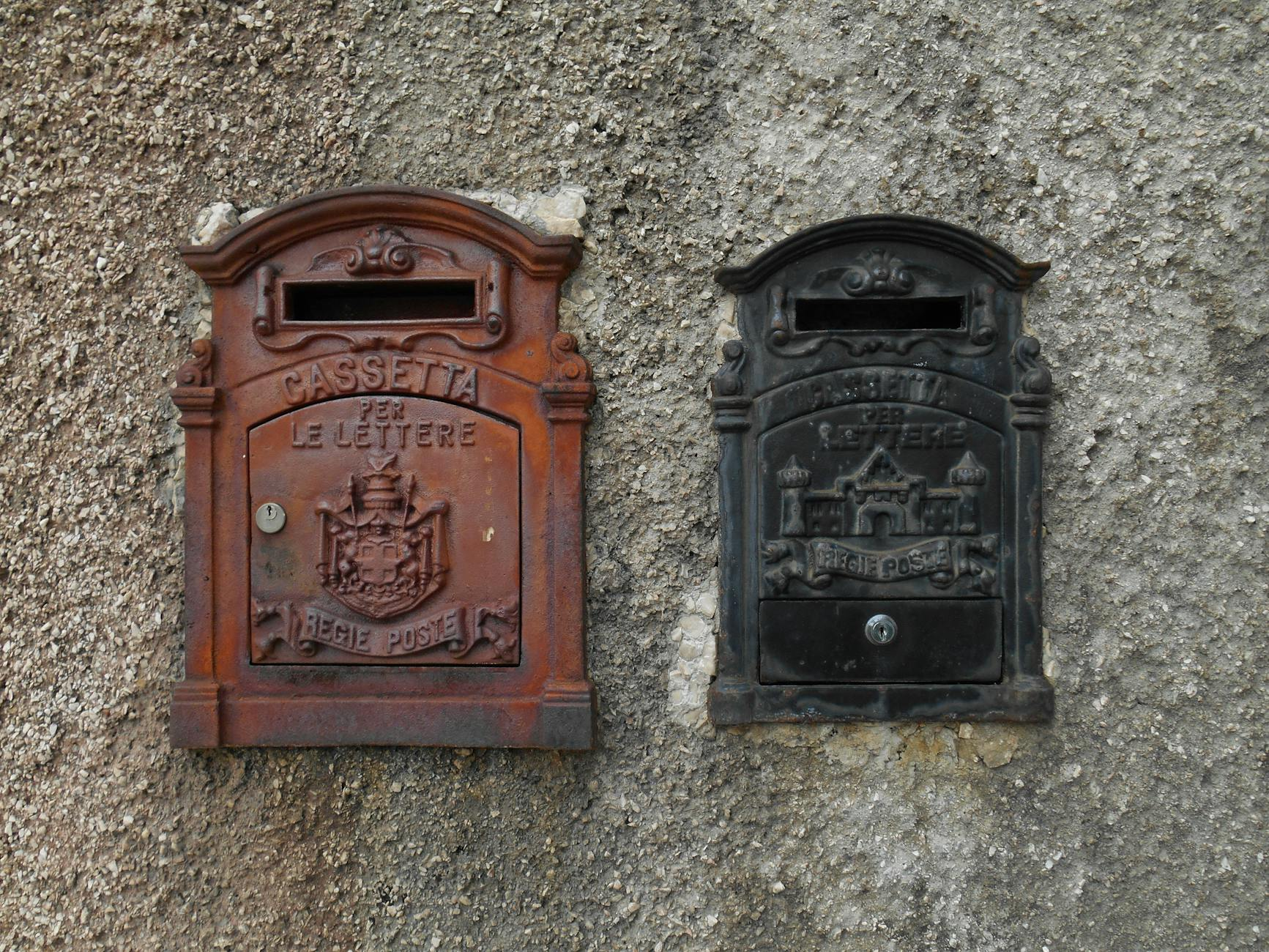 How to send a parcel or letter from Italy