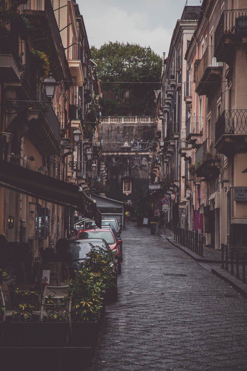 Do Italians say FARE or PRENDERE?