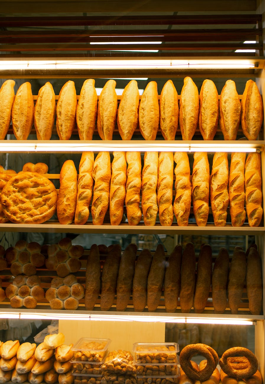 At the Bakery- A1-A2 Conversation